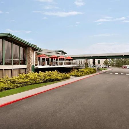 Ramada By Wyndham Spokane Airport-2
