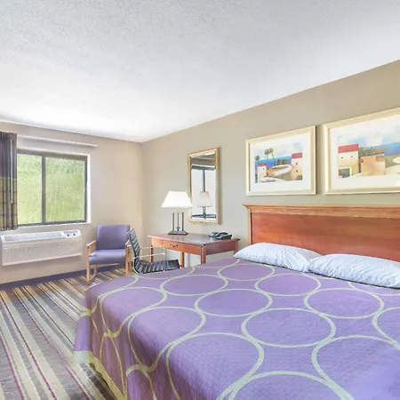 Super 8 By Wyndham Tilton/Lake Winnipesaukee-2