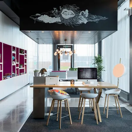 Moxy Aberdeen Airport-2