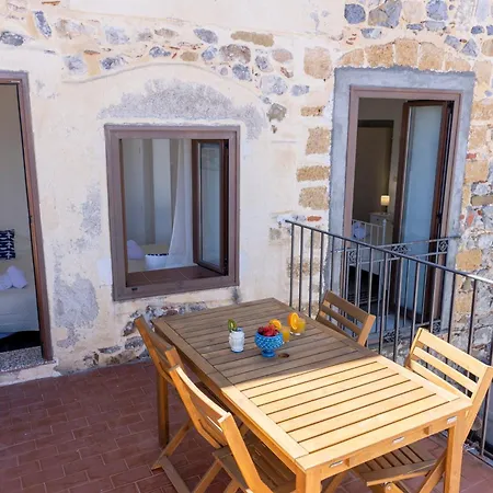 Dolce Vita Rooms And Apartments-3