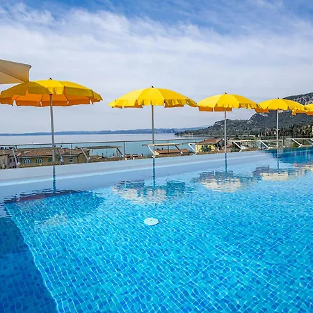 Sky Pool Hotel Sole Garda-2