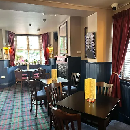 The Prince Albert Pub & Hotel With Onsite Free Parking 2 Minutes From Legoland-2