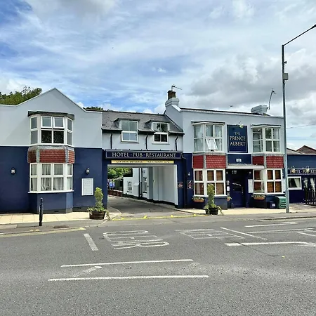 The Prince Albert Pub & Hotel With Onsite Free Parking 2 Minutes From Legoland-3