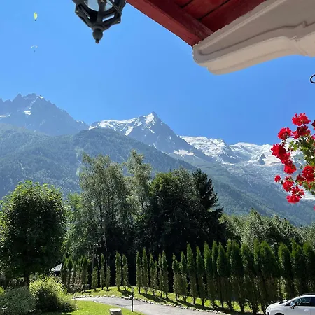 Chalet Hotel La Sapiniere-2
