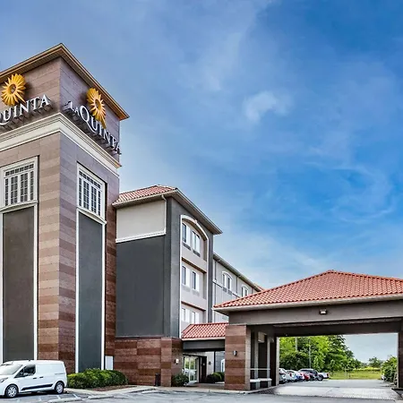 La Quinta Inn & Suites By Wyndham Norfolk-3