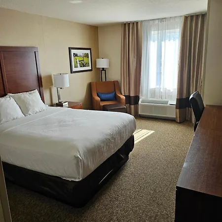 Comfort Inn & Suites-3
