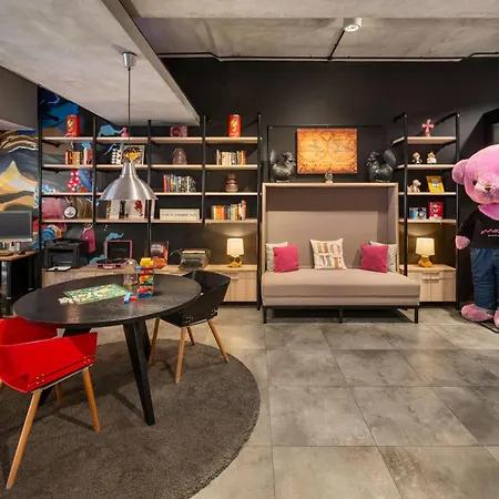 Moxy Bandung-3