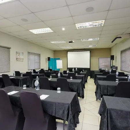 Protea Hotel By Marriott Polokwane Landmark-2