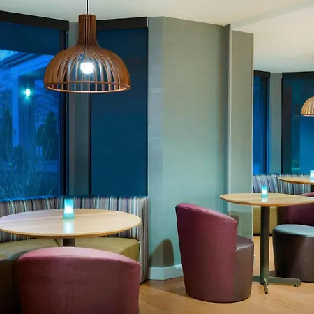 Courtyard By Marriott Asheville-3