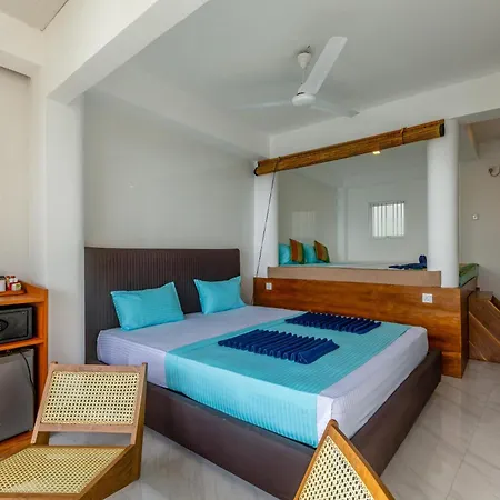 Peacock Beach Hotel Unawatuna-3