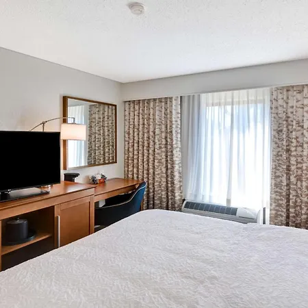 Hampton Inn Memphis-Poplar-2