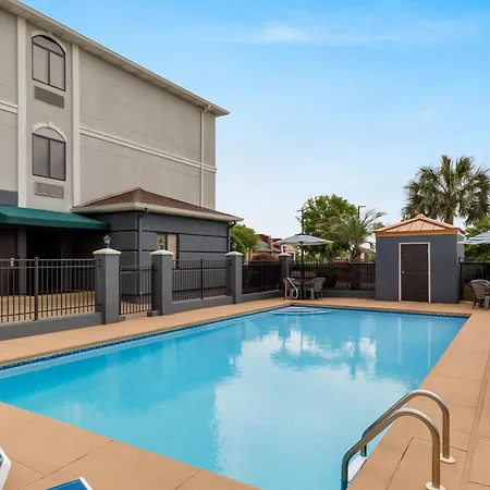 Days Inn & Suites By Wyndham Prattville-Montgomery-3