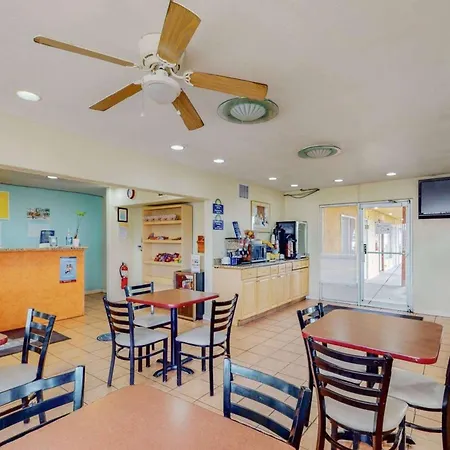 Days Inn By Wyndham Socorro-3