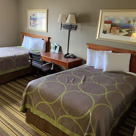 Super 8 By Wyndham Tilton/Lake Winnipesaukee-3