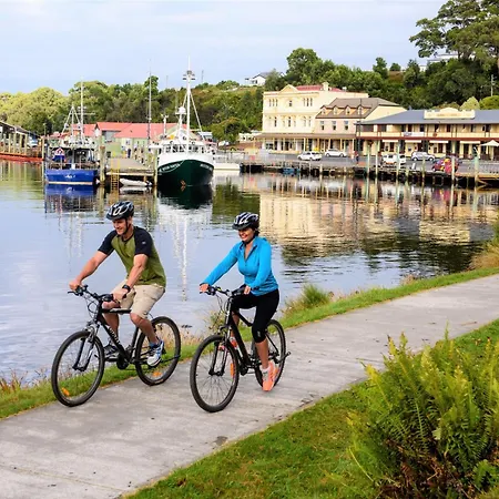 Strahan Village-3