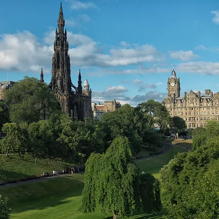 Holiday Inn Express Edinburgh City Centre By Ihg-3