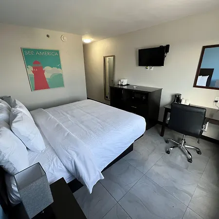 Travelodge By Wyndham Queens-2