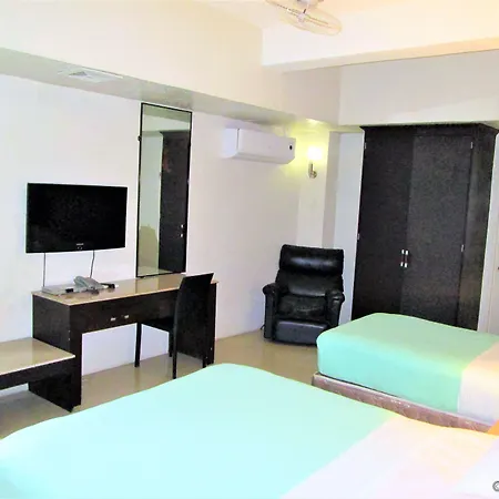 Stonestown Suites-3