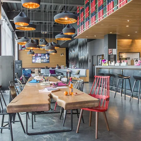 Moxy Aberdeen Airport-3