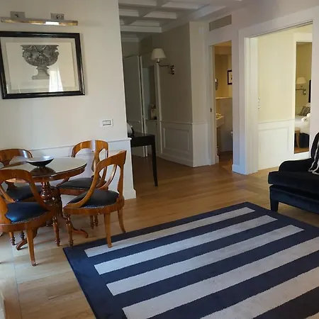 Trevi Palace Luxury Inn-3