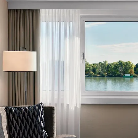 Hilton Vienna Waterfront-3