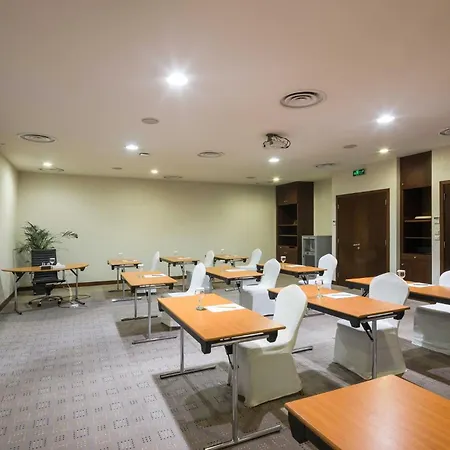 Holiday Inn Riyadh Al Qasr By Ihg-2