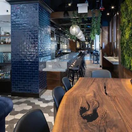 Hotel Saint Clair - Magnificent Mile-3