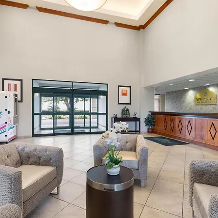 Wingate By Wyndham Destin-2