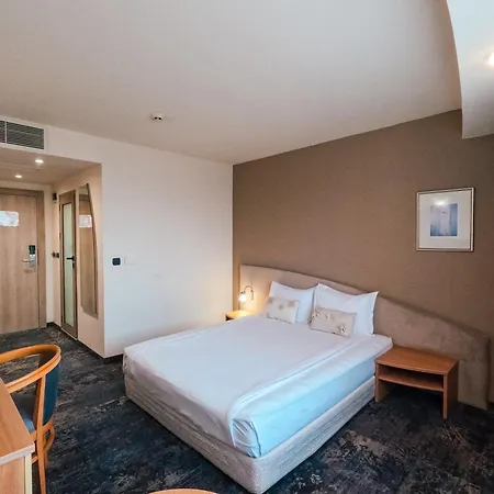 Triada Hotel-2