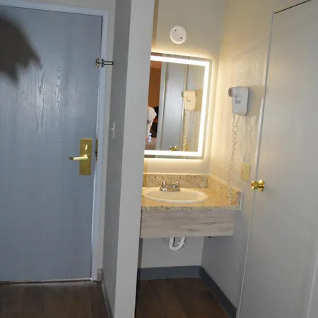 Travelodge By Wyndham Colorado Springs Airport - Peterson Sfb-3