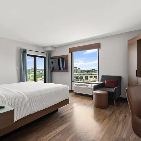 Cambria Hotel Orlando Near Universal Theme Parks-3