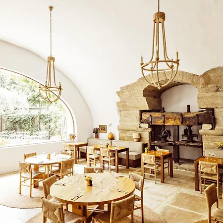 Le Moulin, Lourmarin, A Beaumier Hotel-2