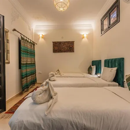 Riad Dar Benbrahim - Traditional Guest House In Jemaa El-Fnaa Square-3