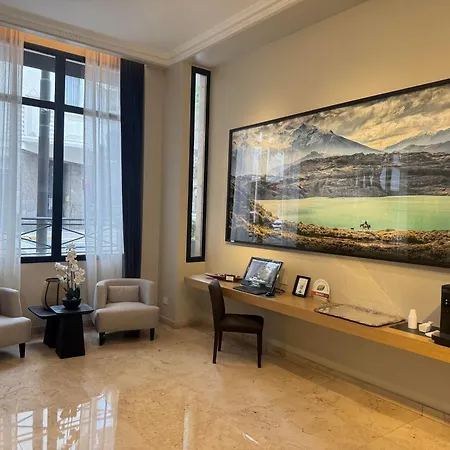 Carles Hotel-3