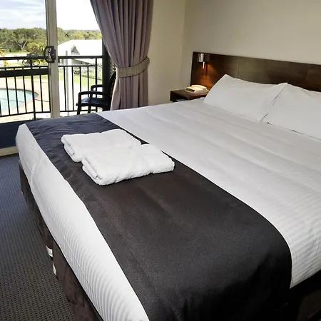 Mercure Bunbury Sanctuary Golf Resort-2