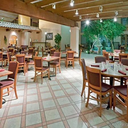 Holiday Inn Brownsville-2