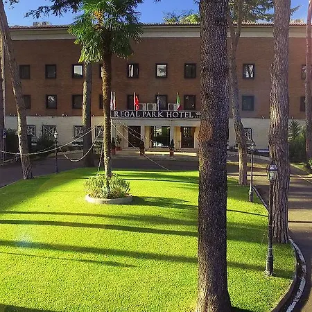 Regal Park Hotel-3