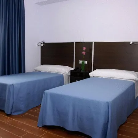 Hostal Avenida Barajas-3