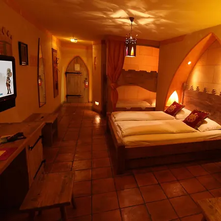 4-Sterne Burghotel Castillo Alcazar, Europa-Park Erlebnis-Resort-2
