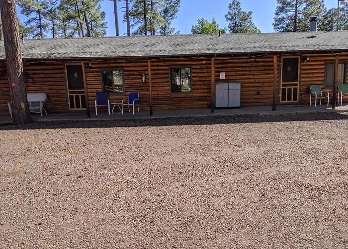 Cabin: Double B Lodge