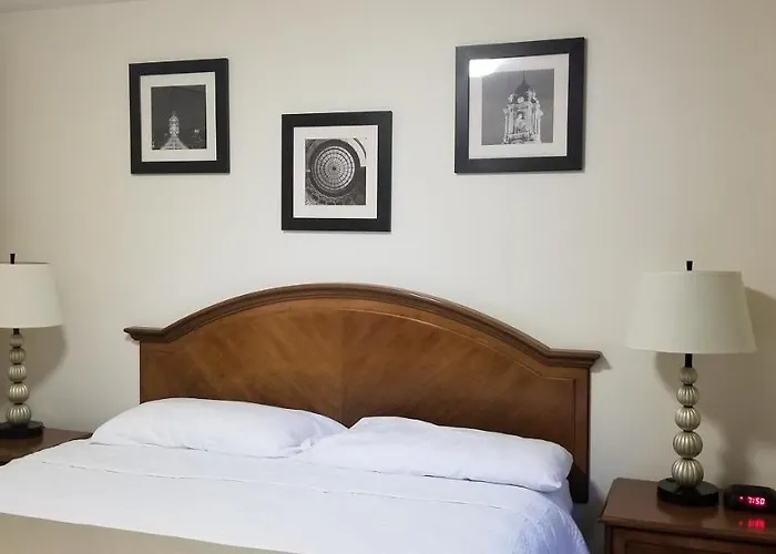 University Motel Suites