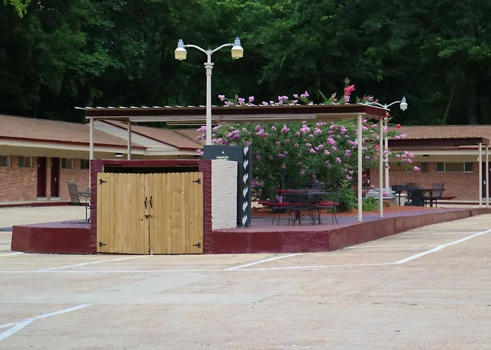 Motel: University Motel