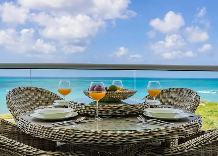 Beach hotel: Azure Beach Residences