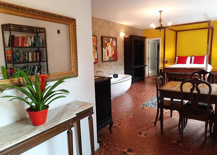 Pet Friendly hotel: Rio Boutique Suites