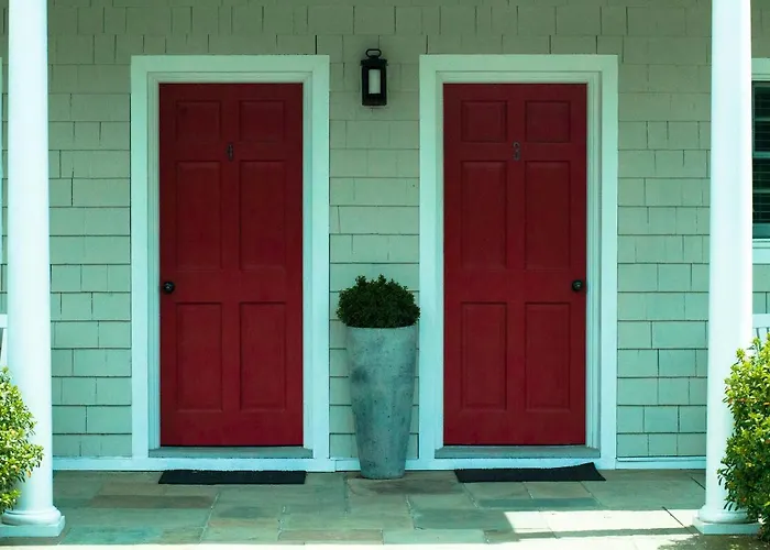 Motel: Southampton Village Motel