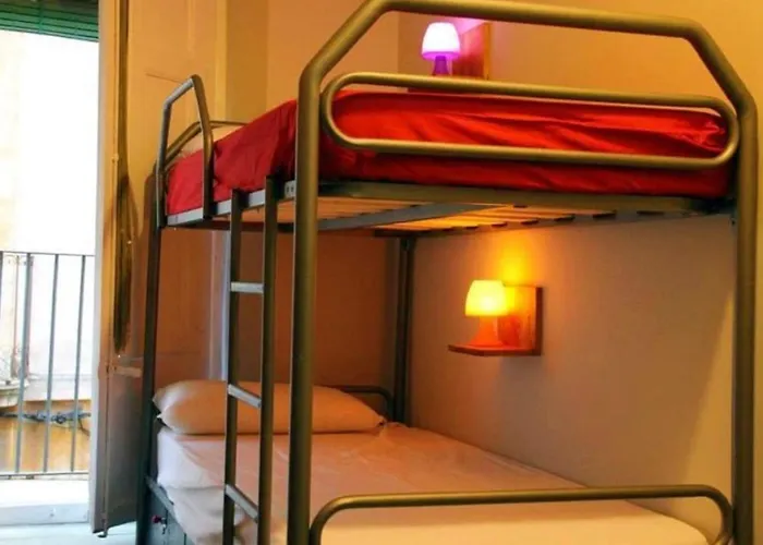 Albergue: La Nau Rooms