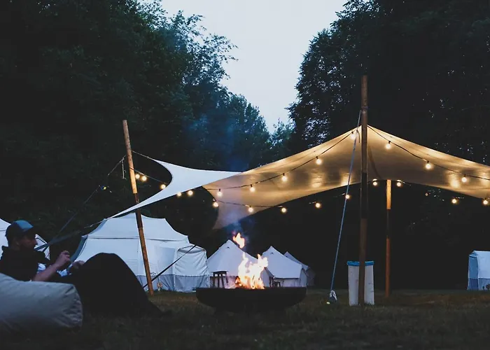 Glamping Camp Mit Komfortzelten&Lodges In