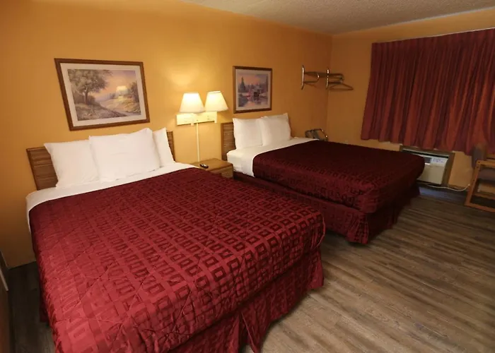 Motels Ozark Swiss Inn
