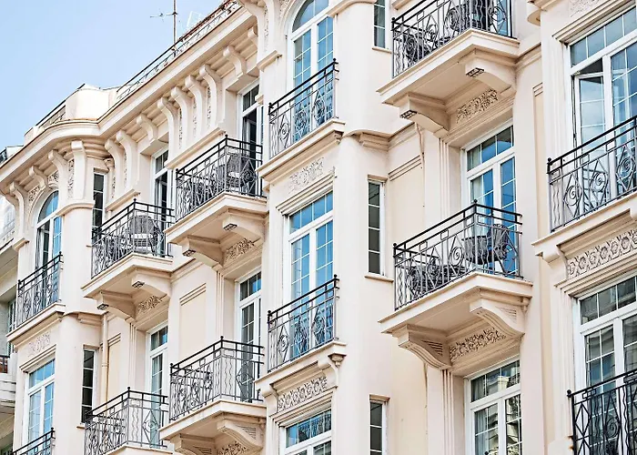 Family Hotel: Le Riviera Collection, Signature Collection By Best Western