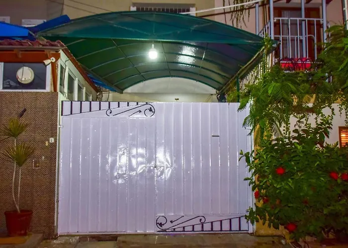 Guest house: Clifton Rezidor